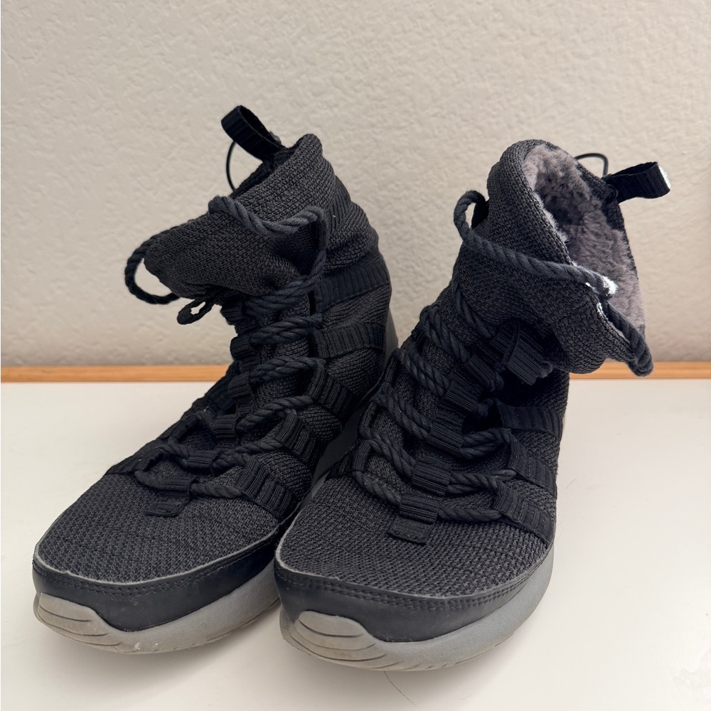 Nike Roche Boots